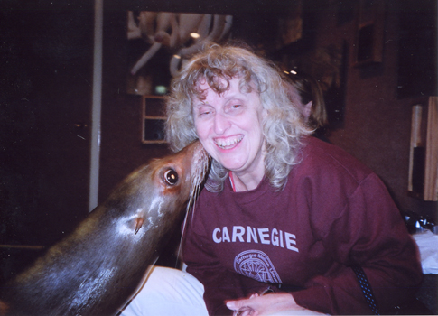 Diana Patton kissed by a sealk